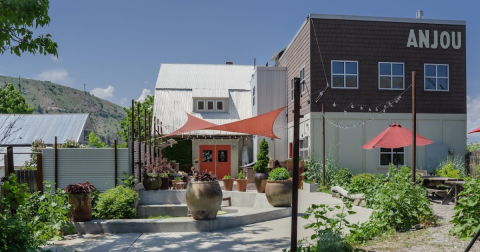 Locals Can't Get Enough Of The Artisan Creations At This Tiny Family-Run Bakery In Washington