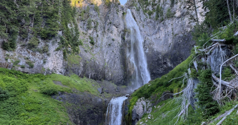 The 3-Mile Comet Falls Trail Might Just Be The Most Enchanting Hike In Washington