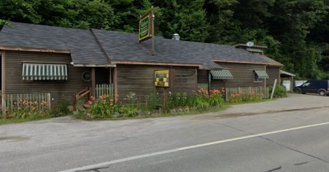 One Of The Best Restaurants In Vermont Is Hiding In This Small Vermont Town