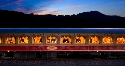 This Wine Train In Northern California Puts A New Spin On Afternoon Tea In The Garden