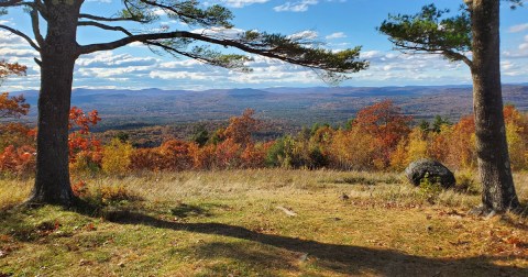 This Little-Known Scenic Spot In New Hampshire That Comes Alive With Color Come Fall