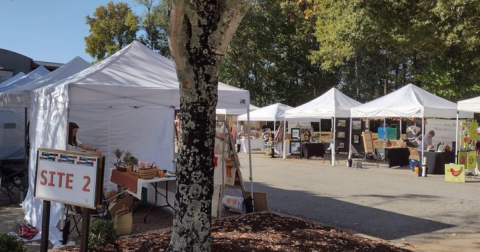 The Small Town In South Carolina That Comes Alive In The Fall Season