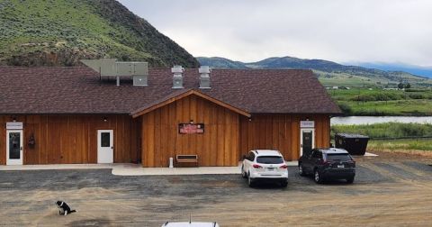 The Steak Entrees From LaHood Park Steakhouse In Montana Are So Big, It Could Feed An Entire Family