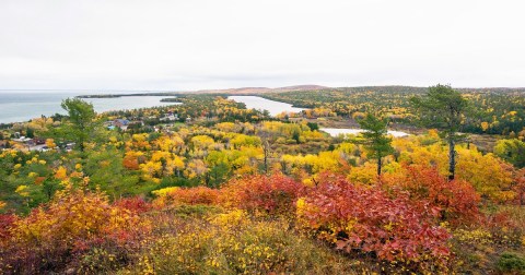 The Small Town In Michigan That Comes Alive In The Fall Season