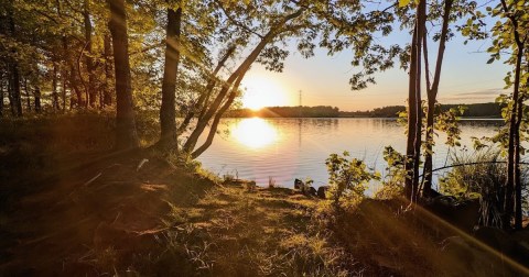 This Little-Known Scenic Spot In New Jersey That Comes Alive With Color Come Fall