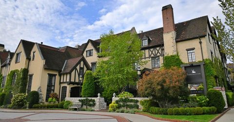 This English Manor-Inspired Historic Hotel In Illinois Is A Hidden Gem Perfect For A Getaway