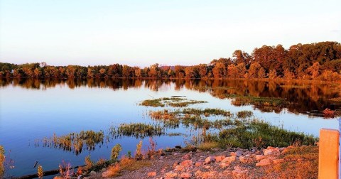 This Little-Known Scenic Spot In Arkansas That Comes Alive With Color Come Fall