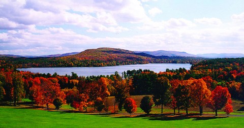 The Small Town In Massachusetts That Comes Alive In The Fall Season