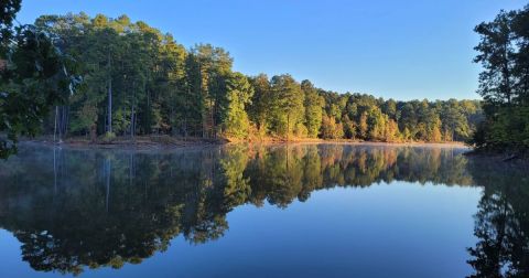 This Little-Known Scenic Spot In North Carolina That Comes Alive With Color Come Fall