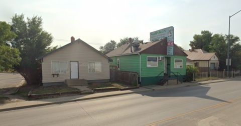 The Humble Pizza Restaurant In Montana That's Been Owned By The Same Family For Over 60 Years