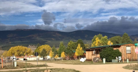 This Little-Known Scenic Spot In New Mexico That Comes Alive With Color Come Fall