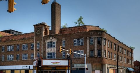 The Abandoned And Eerie Place In Indiana You Might Not Want To Visit After Dark