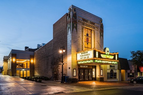 The Haunted Ghost Tour In Illinois Is A Paranormal Experience Like No Other