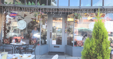 The Dishes From Family Cafe In Oregon Are So Big, They Could Feed An Entire Family