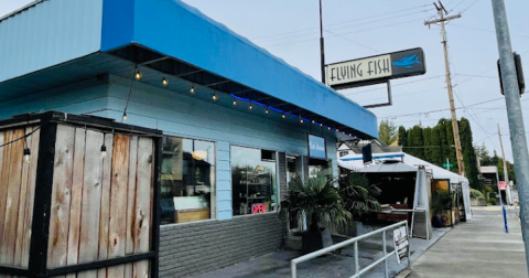 Locals Can't Get Enough Of The Fish And Chips At This Oregon Fish Market And Eatery