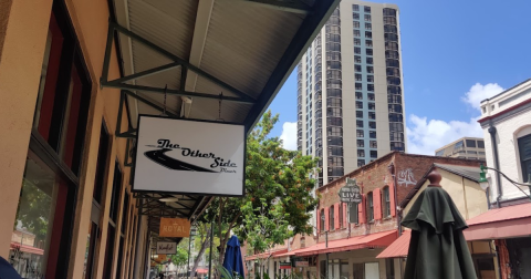 The Small-Town Diner Where Locals Catch Up Over Burgers And Breakfast