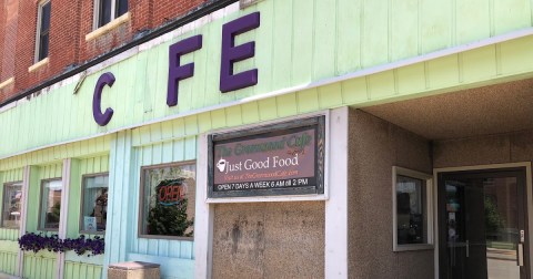 The Small-Town Diner Where Locals Catch Up Over Stuffed Bears and Waffles