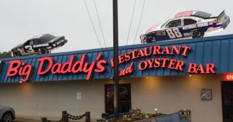 The Humble Seafood Restaurant In North Carolina That's Been Owned By The Same Family For Almost 50 Years