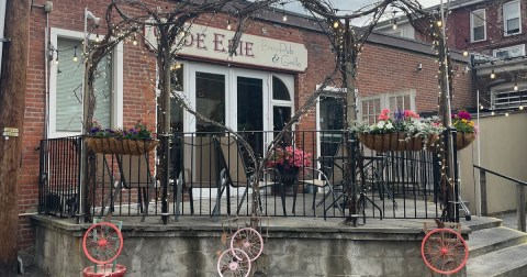 The Italian-American Restaurant In New York With Food So Good You'll Ask For Seconds... And Thirds