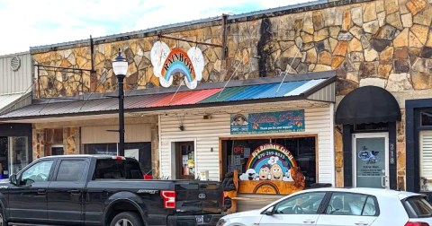 The Chicken-Fried Steak From PJ’s Rainbow Cafe In Arkansas Is So Big, It Could Feed An Entire Family