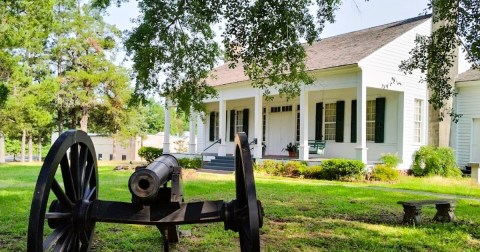 The Little-Known Story Of The Historic McCollum-Chidester House In Arkansas Is Unlike Any Other