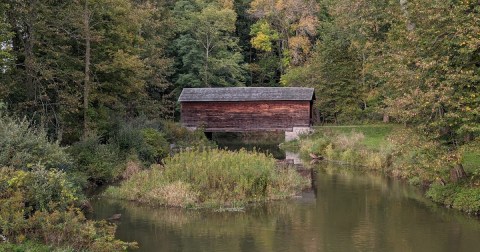 The Little-Known Scenic Spot In New York That Comes Alive With Color Come Fall