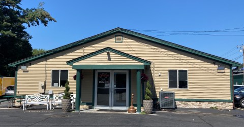 The Small-Town Diner Where Locals Catch Up Over Gigantic Pancakes And Steak Dinners