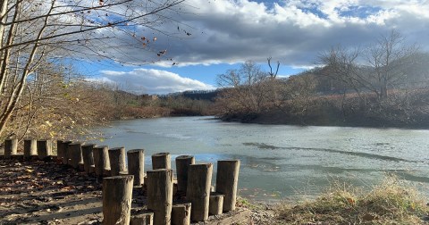 There Is An Enchanting Waterfront Trail In West Virginia You Absolutely Must Hike