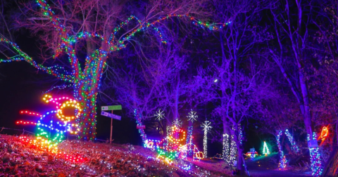 The Incredible Park In Pennsylvania That Lights Up Spectacularly For Christmas Each Year