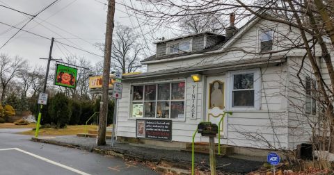 The One-Of-A-Kind Antique Store In Delaware That You Could Spend Hours Exploring