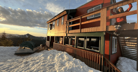 This Stunning European-Inspired Hut In Washington Is The Perfect Place For A Day Trip