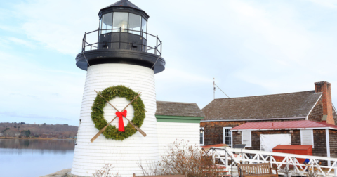 The Waterfront Small Town In Connecticut That Goes All Out For Christmas