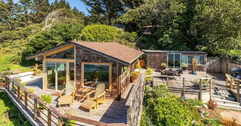 Enjoy Some Much Needed Peace And Quiet At This Charming Northern California Coastal Cottage