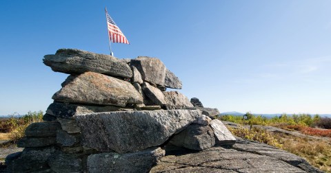 This Little-Known Trail Is Quite Possibly The Best Short Hiking Path In New Hampshire