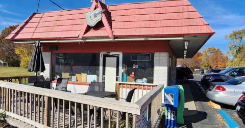 This Old-School Diner Is One Of The Most Nostalgic Destinations In Indiana