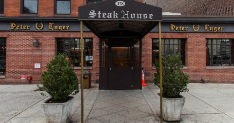 This 136-Year Old Steakhouse Is One Of The Most Nostalgic Destinations In New York