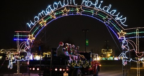 With More Than 100 Twinkling Light Displays, This Display In South Carolina Will Fill You With Holiday Cheer