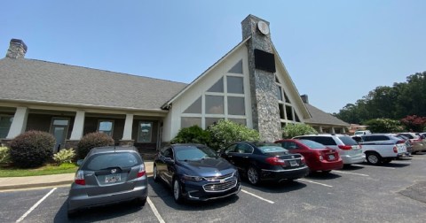 You May Be Surprised That Robot Servers Actually Brought New Jobs To This Restaurant In South Carolina