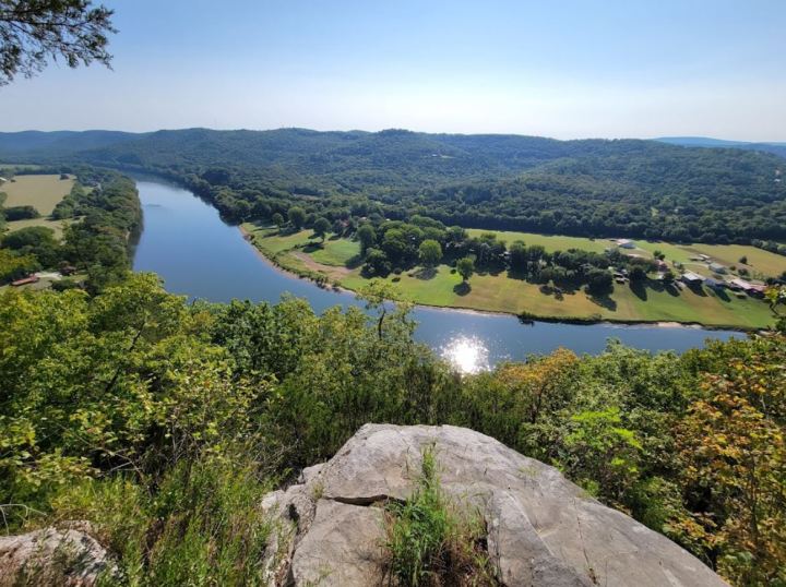 secluded hiking trail in Arkansas