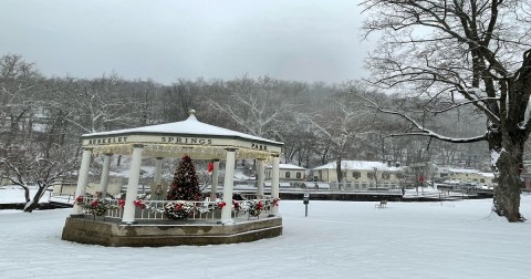 The Cozy Small Town In West Virginia That Comes Alive Under A Blanket Of Snow