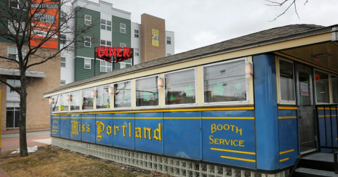 Taste The Best Biscuits And Gravy In Maine At This Locally-Owned Diner