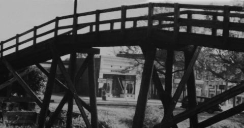 Crossing This 136-Year-Old Bridge In North Carolina Is Like Walking Through History