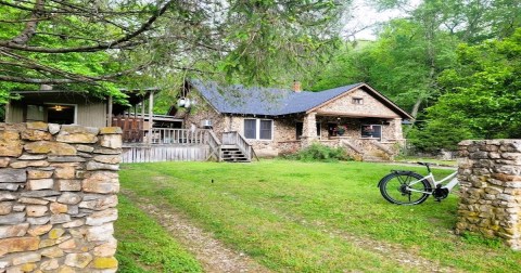 The Cozy Restaurant In Arkansas That’s Perfect For An Intimate Dinner