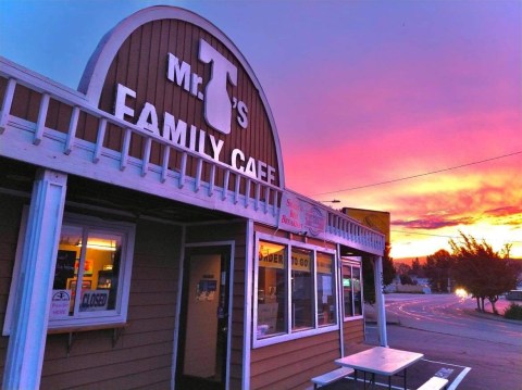 Taste The Best Biscuits And Gravy In Washington At This Family-Owned Bakery Cafe