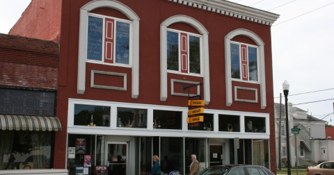 The Cozy Restaurant In Missouri That’s Perfect For An Intimate Dinner