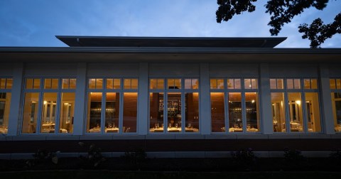 Dine In A Frank Lloyd-Wright-Inspired House At Oak Park In Iowa