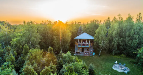 The Perfect Spring Getaway Starts With One Of These 7 Picture-Perfect Airbnbs