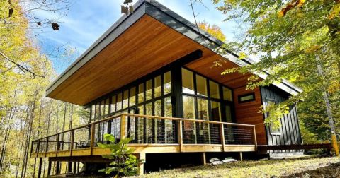 This Luxurious Modern Cabin On Riverfront Property Makes For The Perfect Indiana Escape