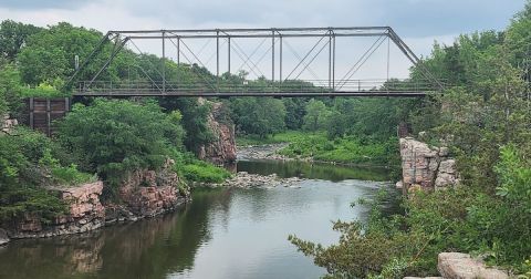 Crossing This 116-Year-Old Bridge In South Dakota Is Like Walking Through History