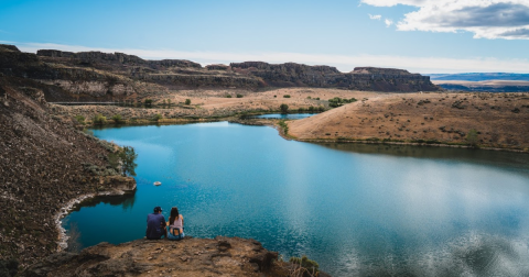 Enjoy A Secluded Stroll On A Little-Known Path Along This Iconic Washington Lake